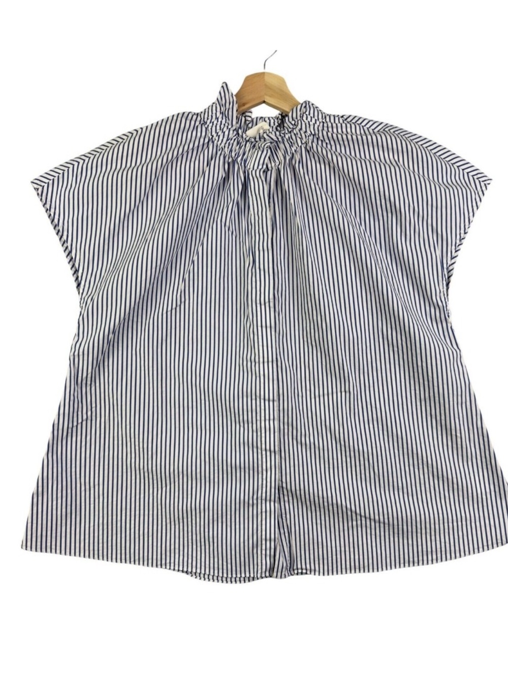 Pomander Place White and Navy Stripe Button-Down Top size medium Tuckernuck
